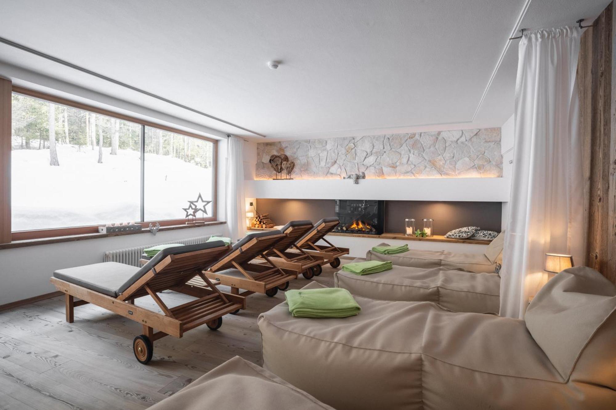 Hotel Ciasa Ai Pini San Cassiano  Exteriör bild