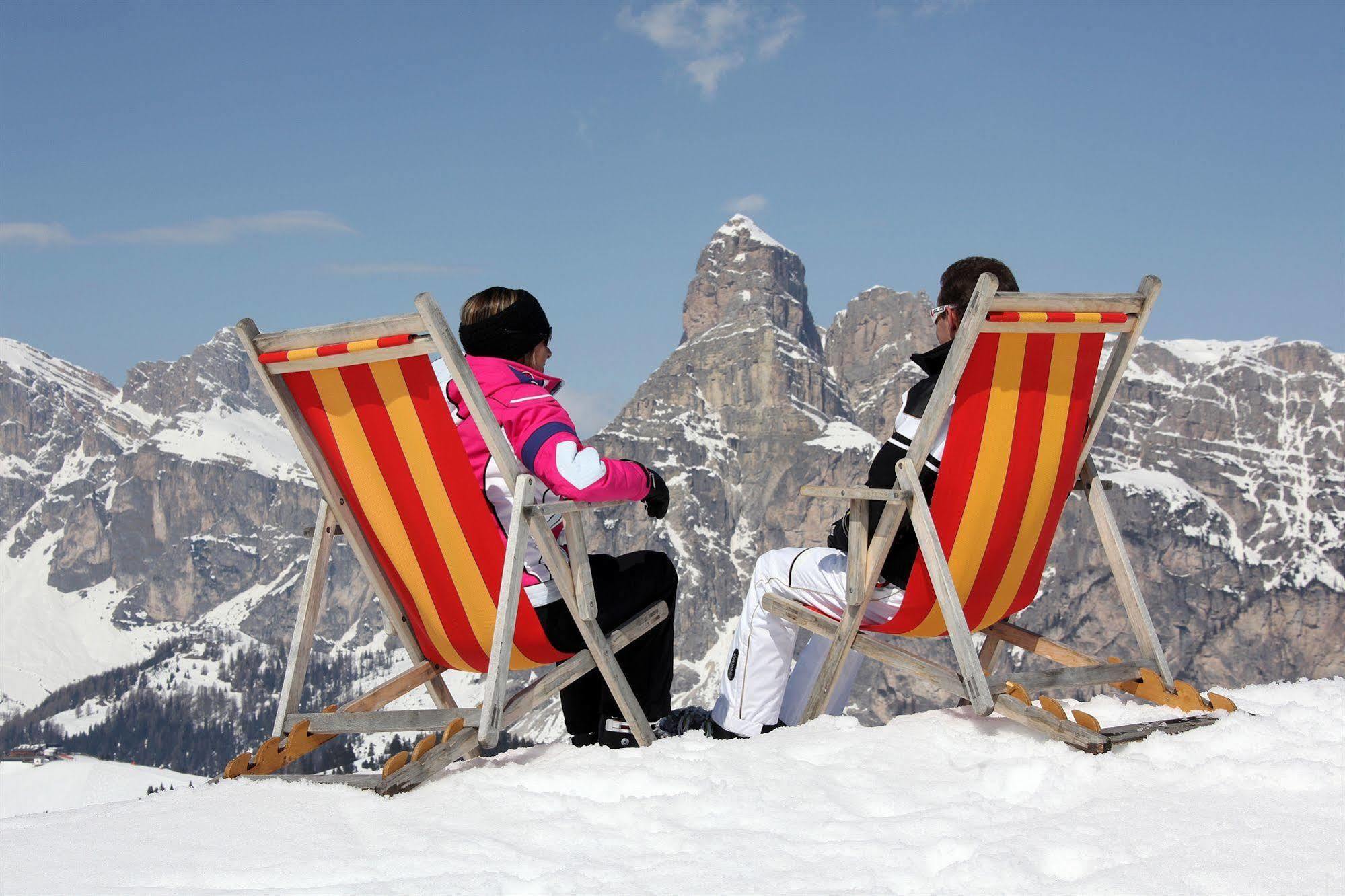 Hotel Ciasa Ai Pini San Cassiano  Exteriör bild